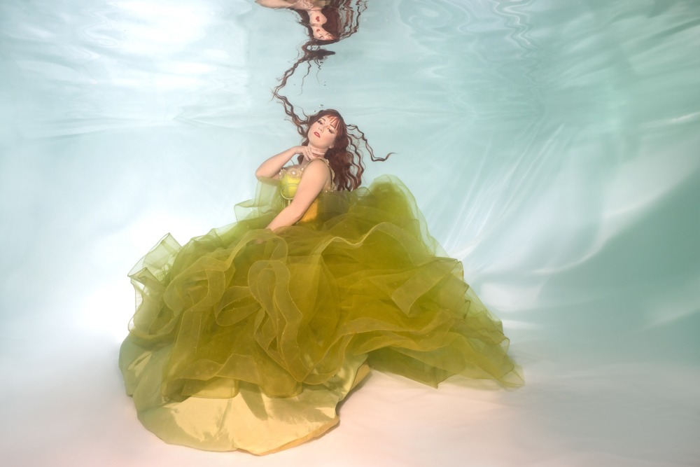 Buche Jessi L. als Unterwassermodel bei MerPeople