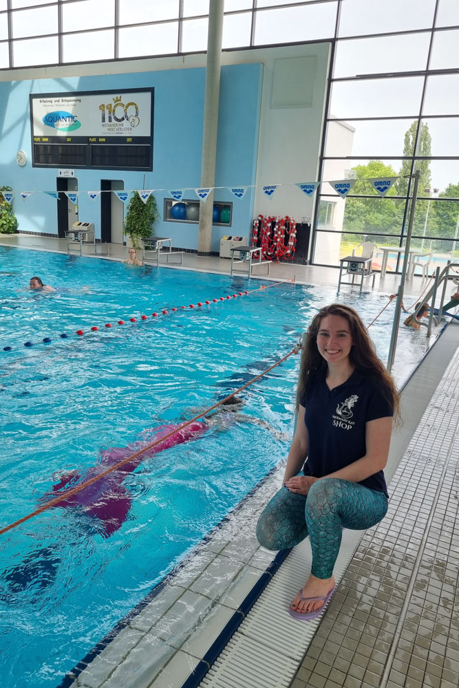 Mermaid Julianna ist Trainerin bei der Mermaid Kat Academy